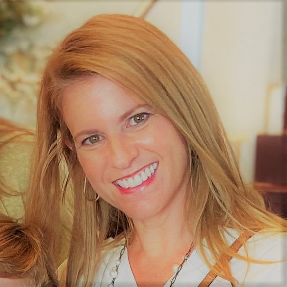 Meet your Posher, Lisa - Picture 1 of 7